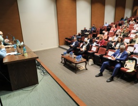 رعاية التنشئة المتكاملة ضمن إطار شمولي من منظور إنساني 