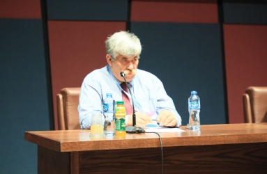 رعاية التنشئة المتكاملة ضمن إطار شمولي من منظور إنساني 