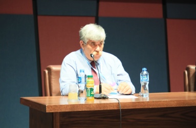 رعاية التنشئة المتكاملة ضمن إطار شمولي من منظور إنساني 